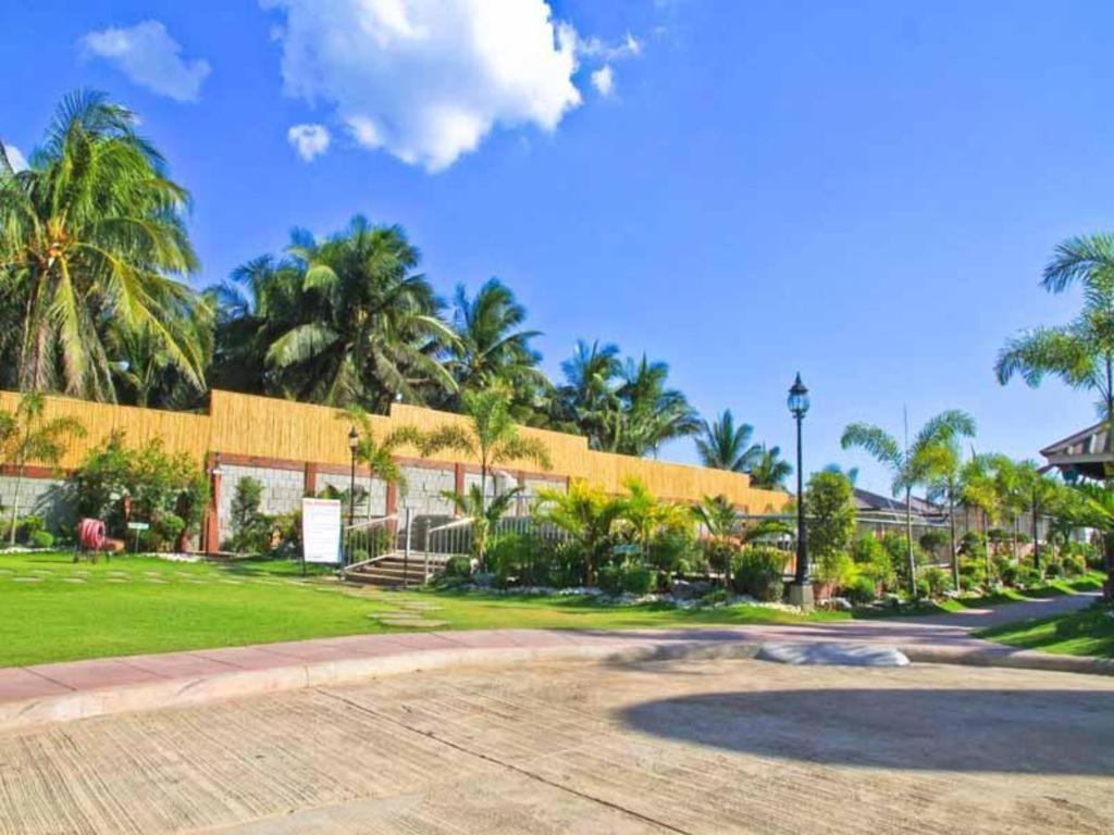 La Suena Brisa Beach Resort And Events Place Batangas Eksteriør billede